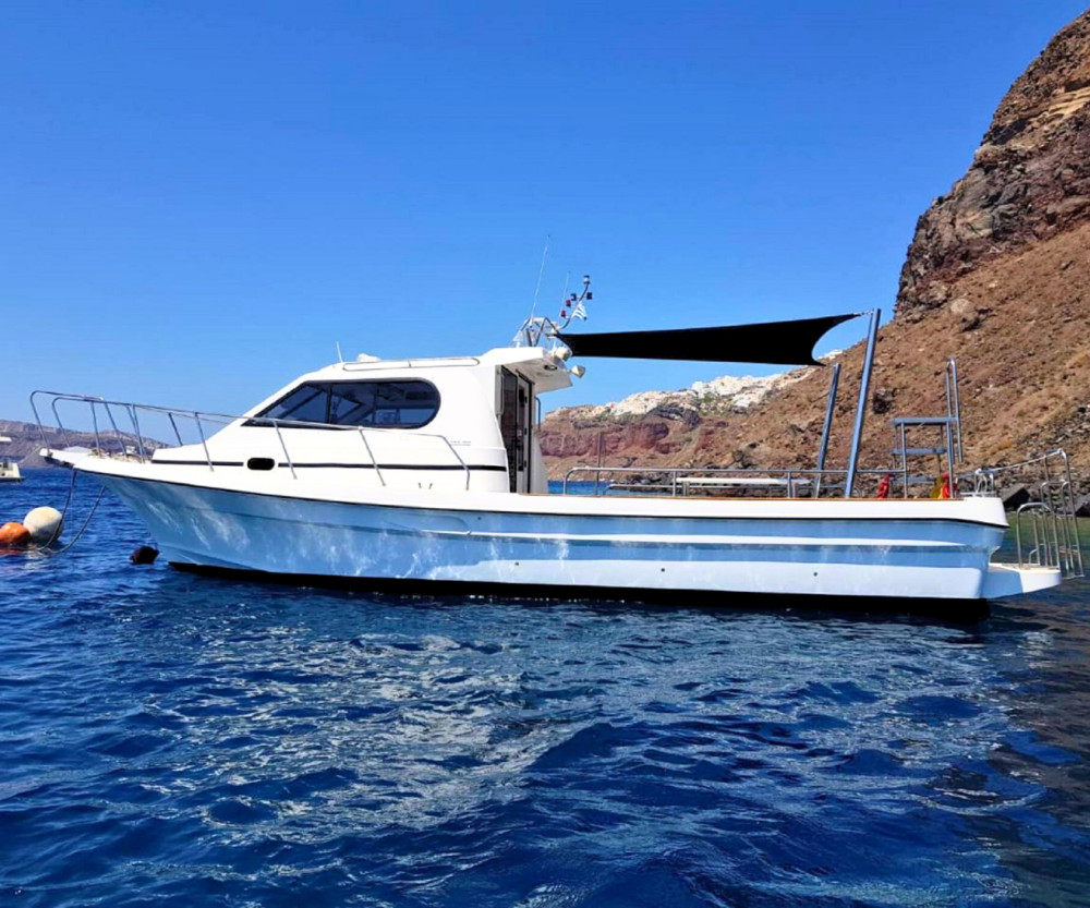 Motor Boat-Caldera Private Daytime Cruise & Volcano Hike in Santorini