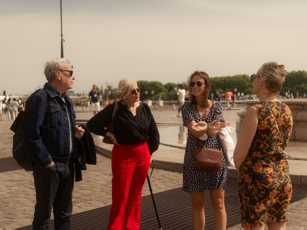 Walking Tour in Bordeaux with Tastings and Stories