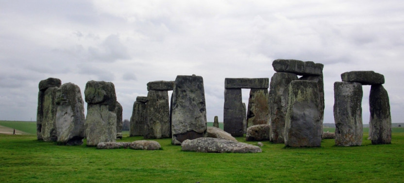 London Private Access to Stonehenge & Windsor Open Top Bus Tour