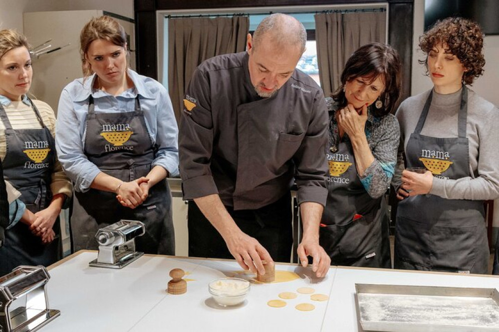 Small Group Guided Market Tour And 4 Course-pasta Cooking Class