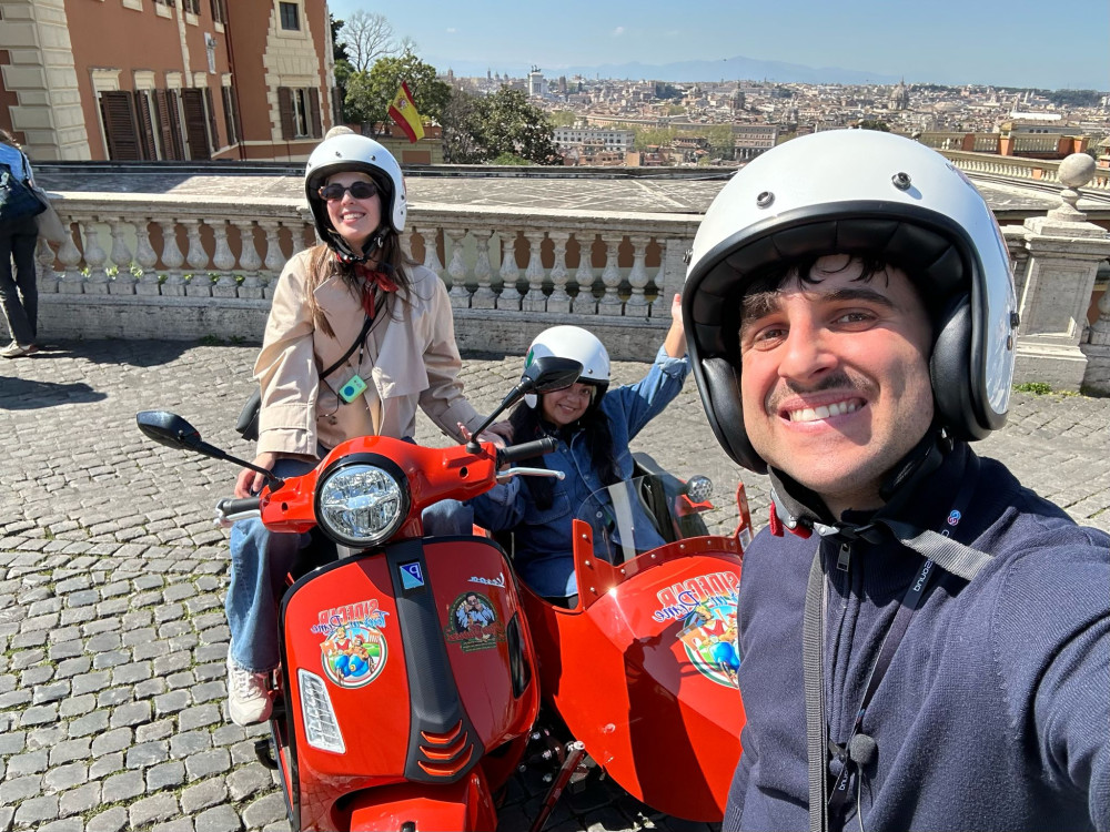 Rome 3-Hr Vespa Sidecar Private Tour with Gelato