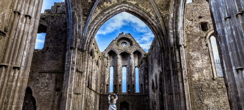 From Dublin: Blarney, Rock of Cashel and Cahir Castles Tour