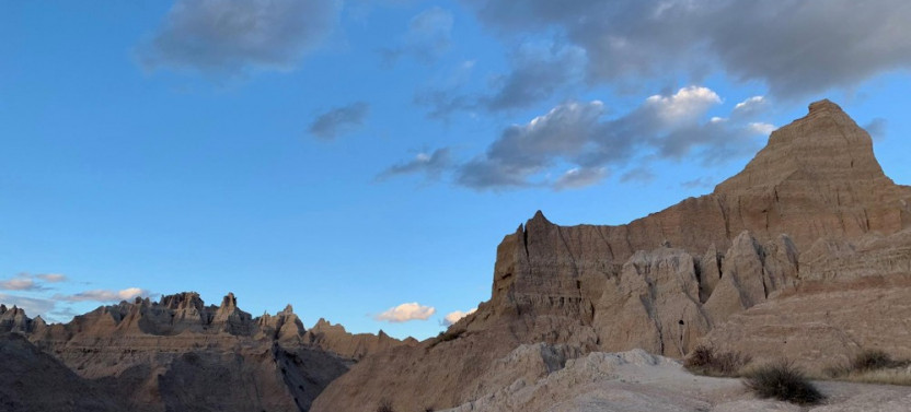 Private Badlands Package: Western South Dakota Scenic Drive +Hike