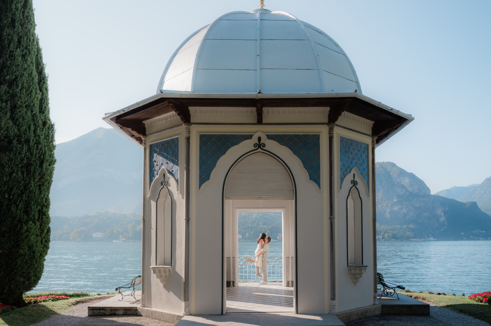 Private Photography Session with a Professional Photographer in Lake Como