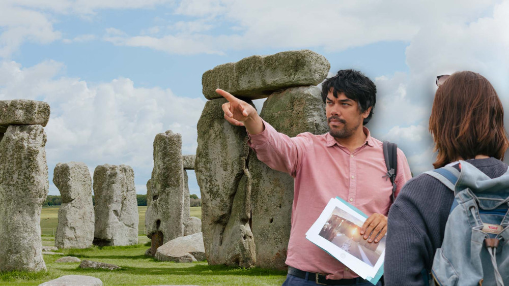 Small Shared Group Stonehenge & Secret England Tour from Bath