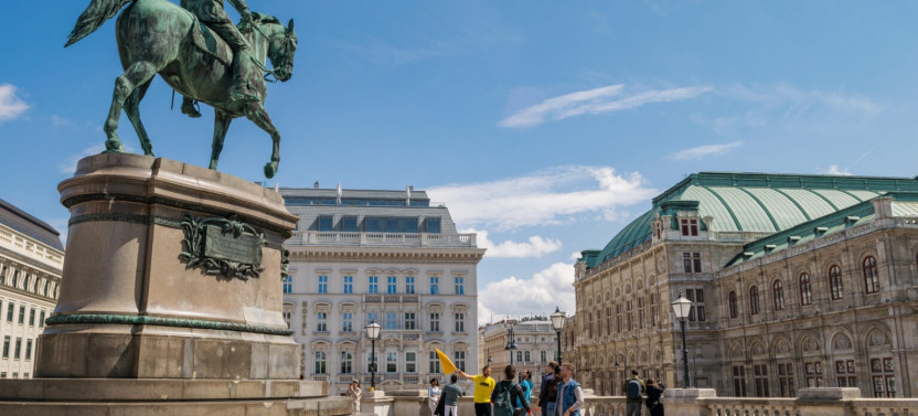 Vienna in a Day: Private City Highlights & Schönbrunn Full Day Tour