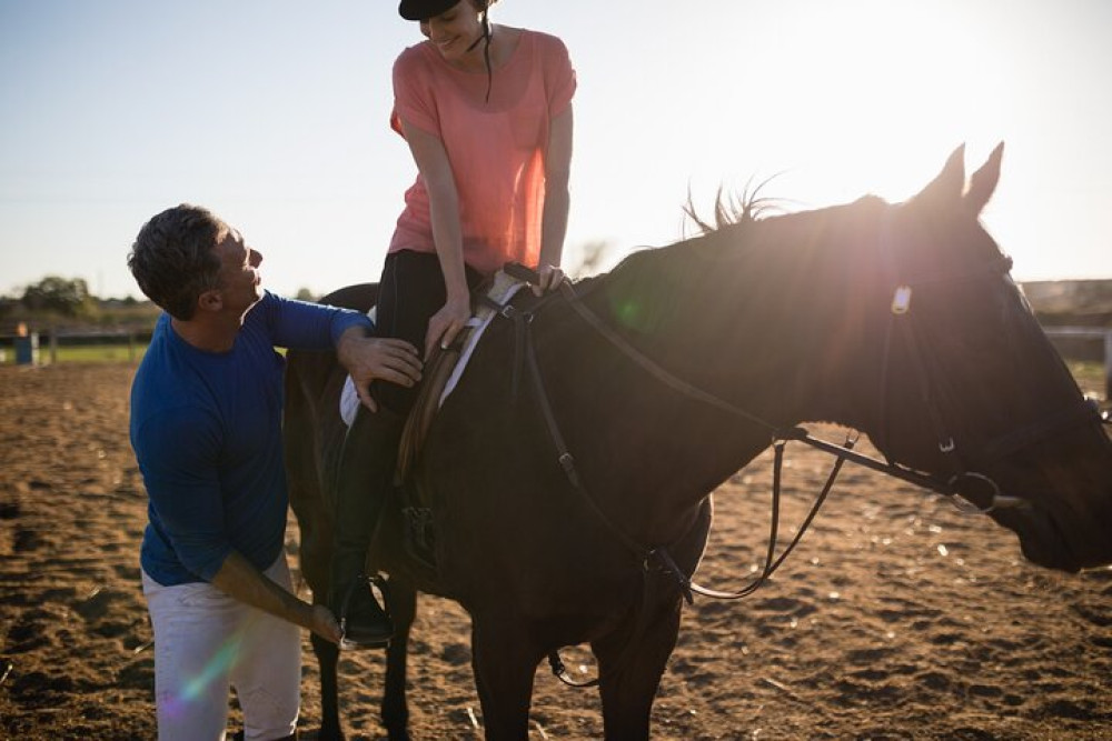 1 Hour Horse Riding Tour in the Wonderful Desert - Hurghada