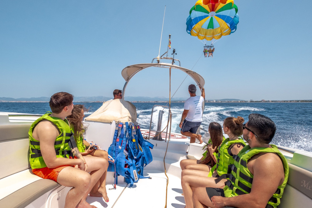 Parasailing Adventure Fly to Sky with Hotel Pickup - Hurghada