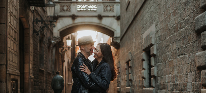 Barcelona - Romantic Private Photoshoot for Couples-Top-Rated Photographer
