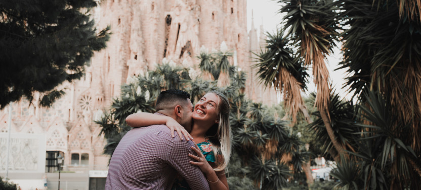 Barcelona - Romantic Private Photoshoot for Couples-Top-Rated Photographer, photo 2 of 8