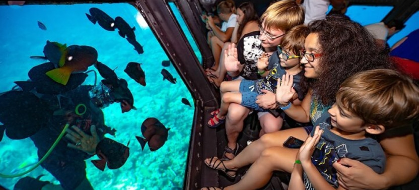 Semi Submarine Snorkeling & Fly Parasailing Adrenaline - Hurghada