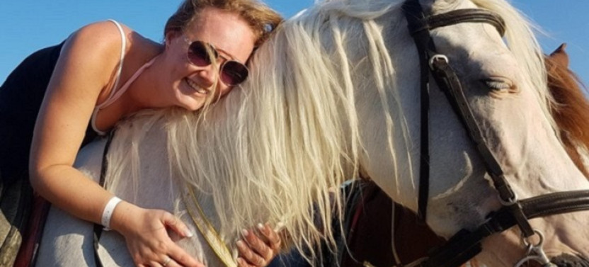 2-Hour Horse Riding Desert Experience With Transfer - Sharm El Sheikh