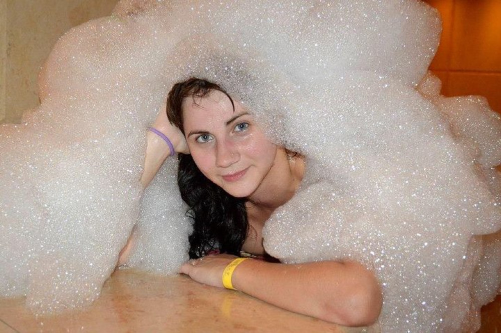 Cleopatra Bath with Massage, Jacuzzi, Sauna, Steam Bath with Transfer