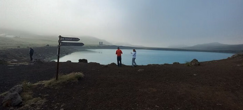Volcanic Wonders: Grindavík, Reykjanes Lava Fields & Hot Springs