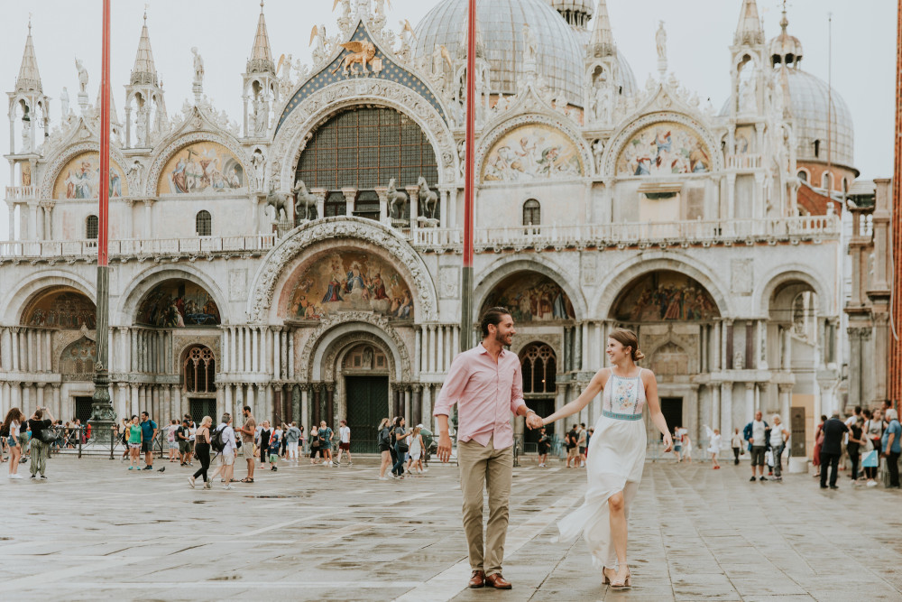 Venice - Romantic Private Photoshoot for Couples with a Top-Rated Local Photographer