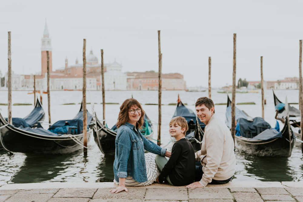 Venice - Private Family Photoshoot with a Kid-Friendly Local Photographer