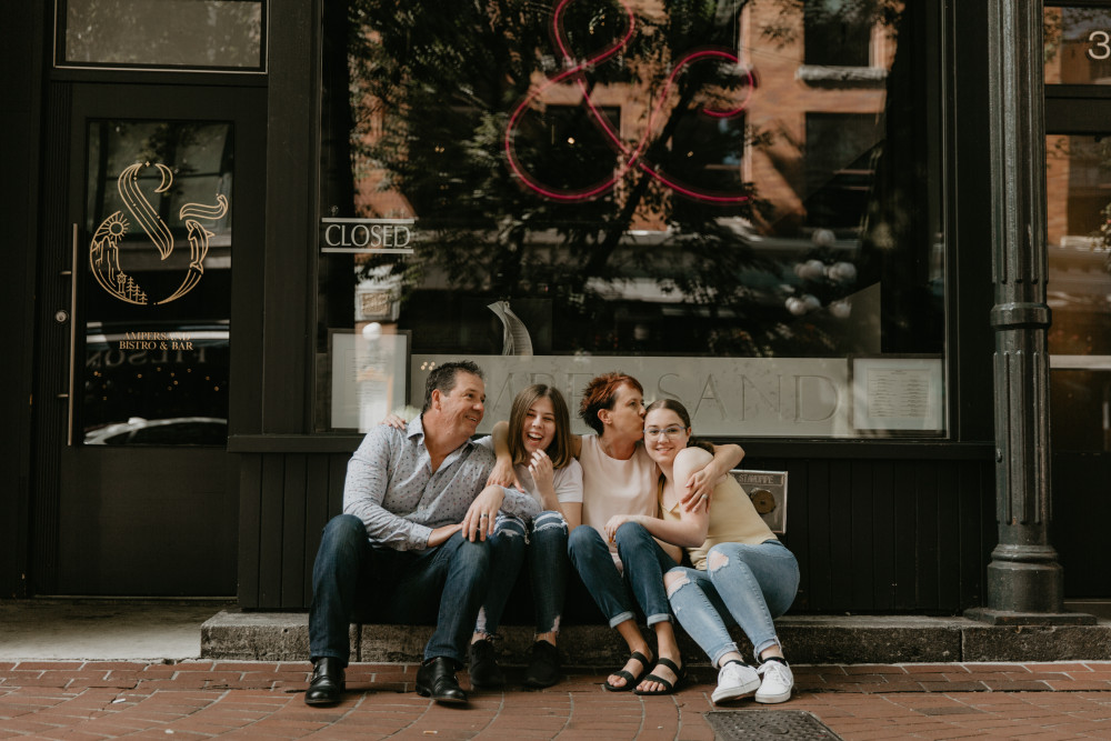 Vancouver - Private Family Photoshoot with a Kid-Friendly Local Photographer