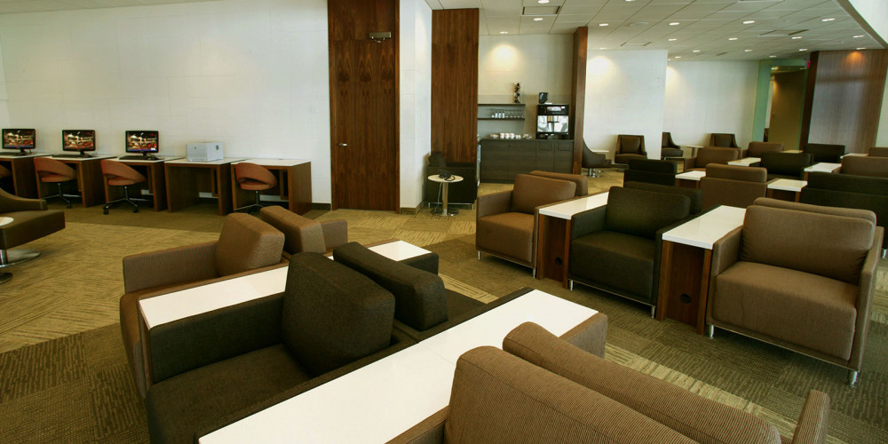 Toronto Pearson International Airport (YYZ) Plaza Premium Lounge ...