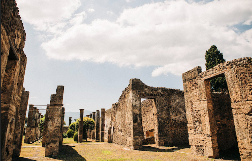 Pompeii Tour with Archaeologist & Amalfi Coast Day Trip from Rome