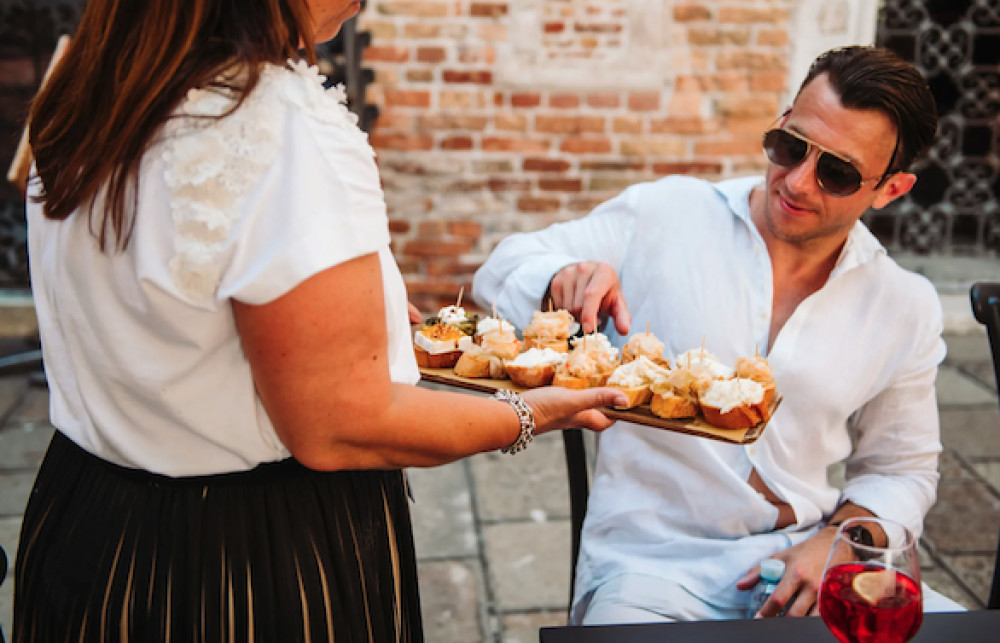 Private Venice at Sunset: Cicchetti, Food & Wine Tour
