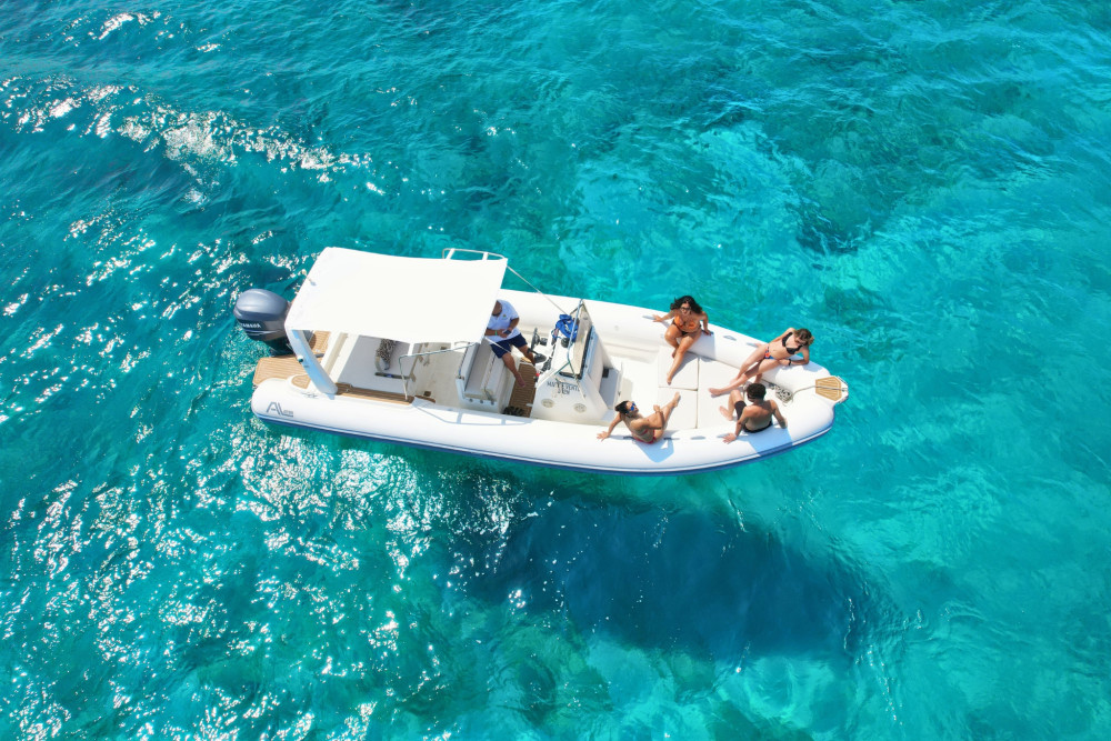 Egadi Islands Tour: Favignana and Levanzo by Dinghy from Trapani + Lunch