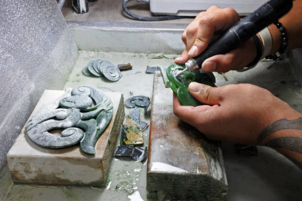 Jade Carving, Honey Tasting & Wine Private Tour