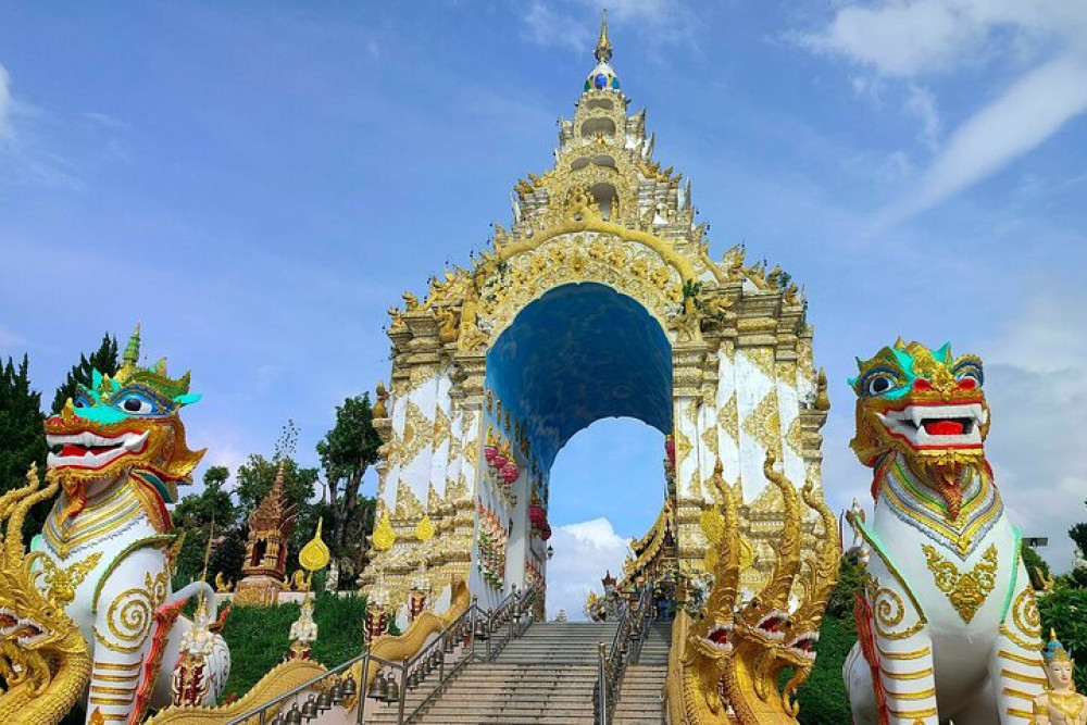 Private Chiang Rai Temples & Hot Springs Day Trip from Chiang Mai