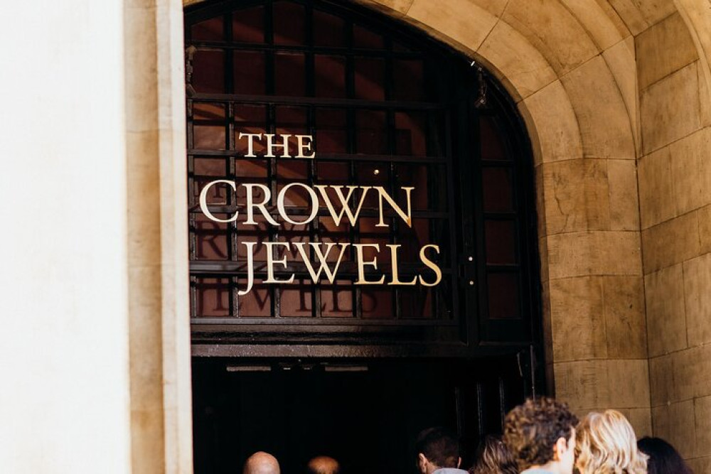 Private Morning Tour: Tower of London with Crown Jewels & Cruise