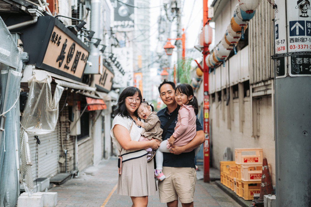Tokyo - Private Family Photoshoot with a Kid-Friendly Local Photographer