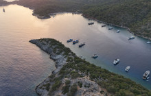 Farout Travel15