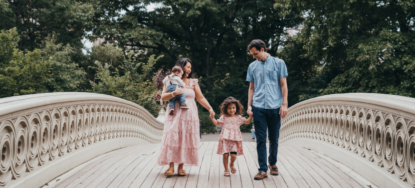 NYC - Private Family Photoshoot with a Kid-Friendly Local Photographer