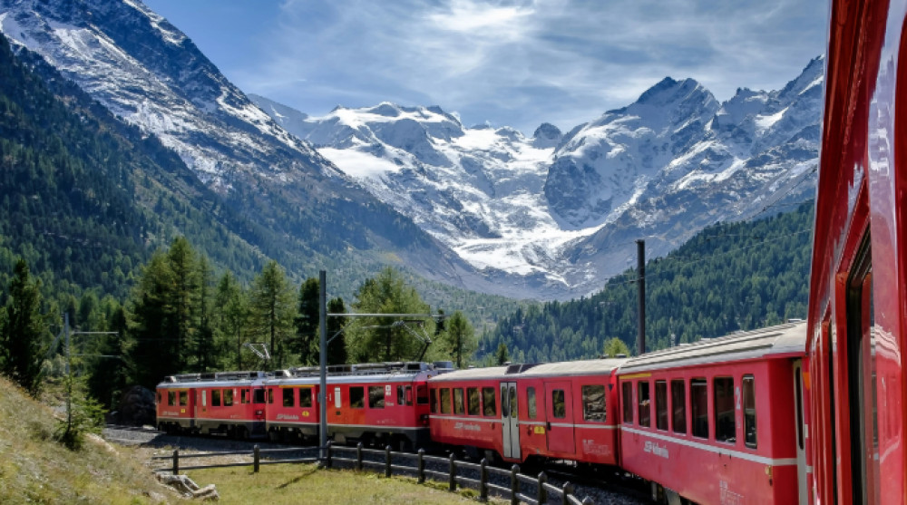 Exploring the Landscapes of Switzerland - 6 Day Tour from Zurich