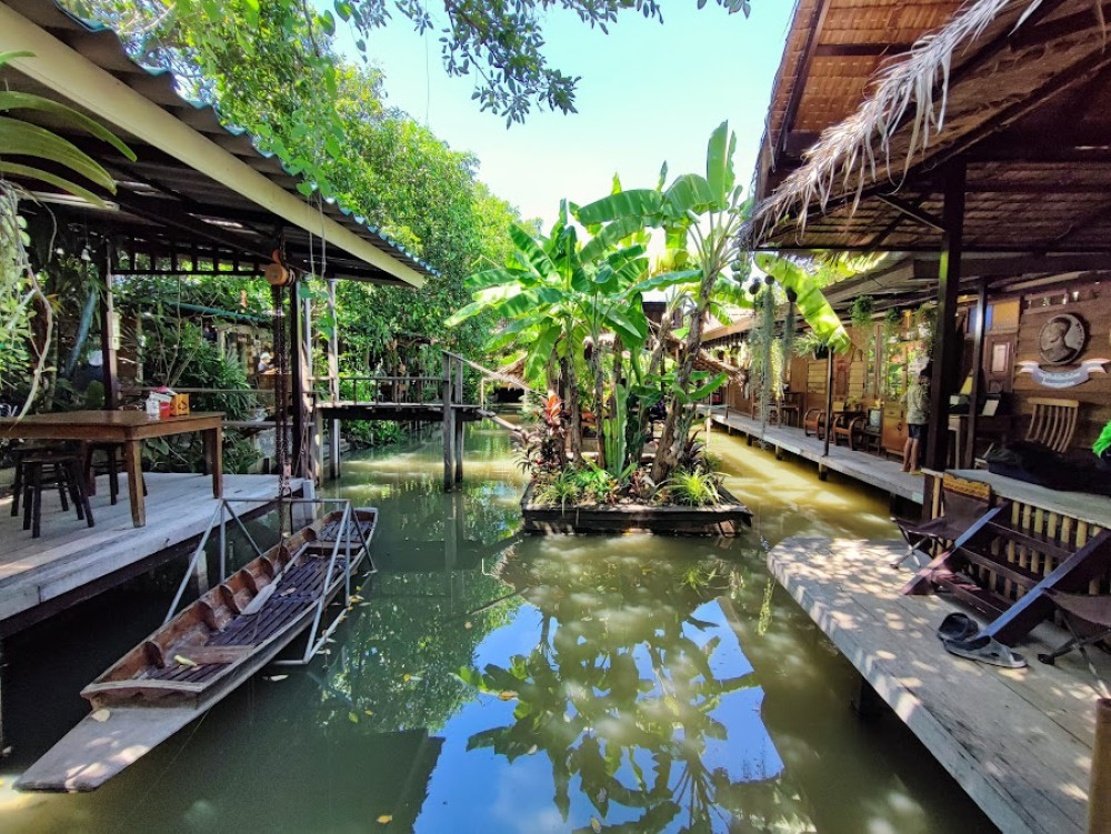 Private Mysterious Bangkok & Grand Palace, Tuk Tuk, Boat & Lunch