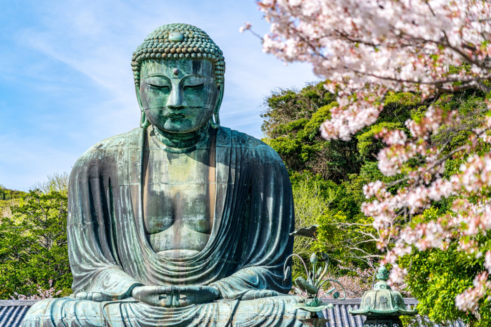 See Great Buddha of Kamakura, Enoshima Railway+Shrine, and Asakusa w/ Lunch