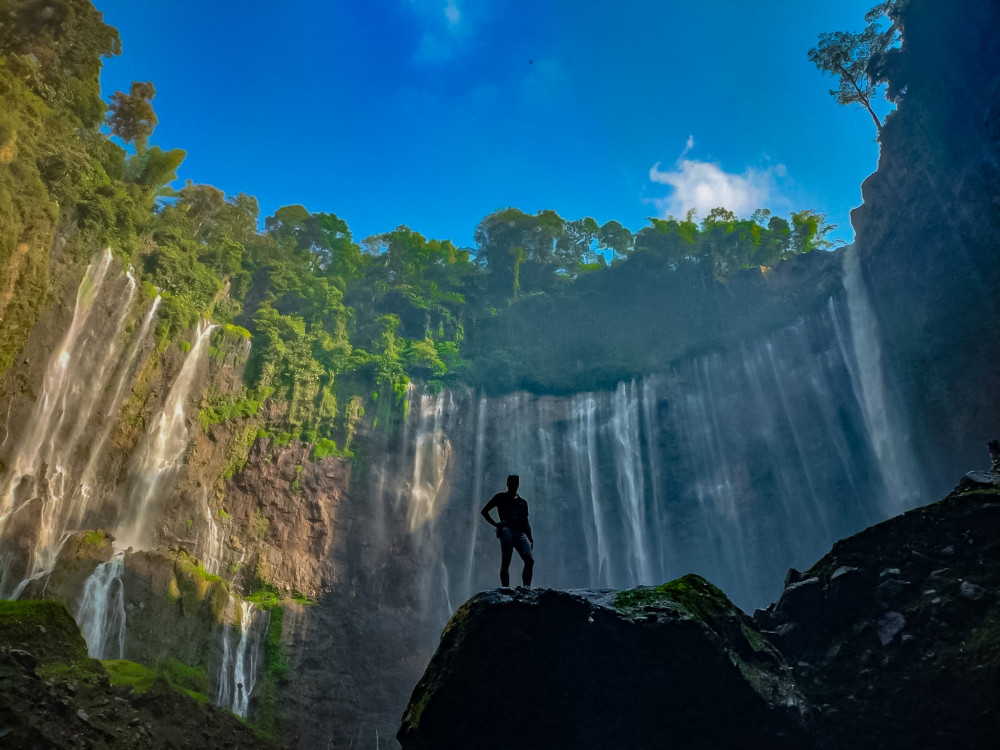 Private Full Day Tumpak Sewu Waterfall & Jodipan Rainbow Village Tour
