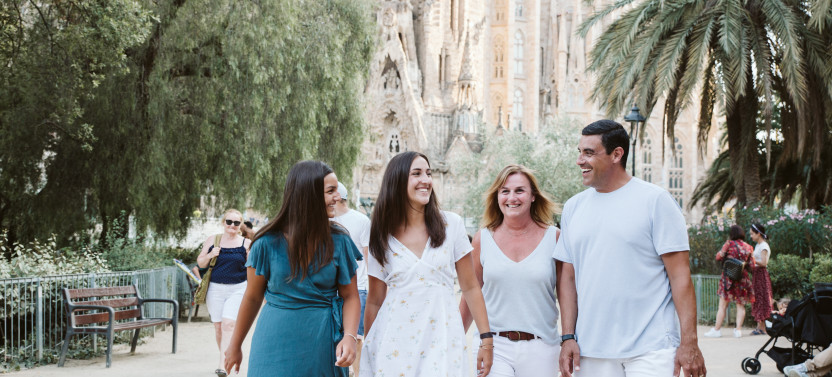 Barcelona - Private Family Photoshoot with a Kid-Friendly Photographer