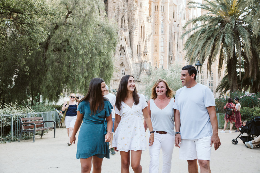 Barcelona - Private Family Photoshoot with a Kid-Friendly Local Photographer