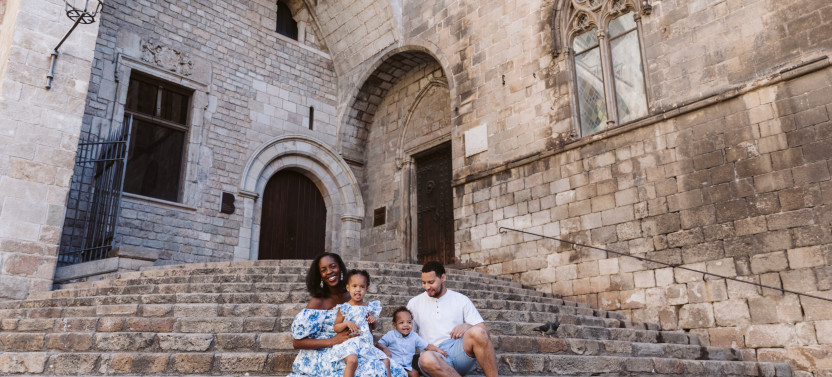 Barcelona - Private Family Photoshoot with a Kid-Friendly Photographer, photo 5 of 8