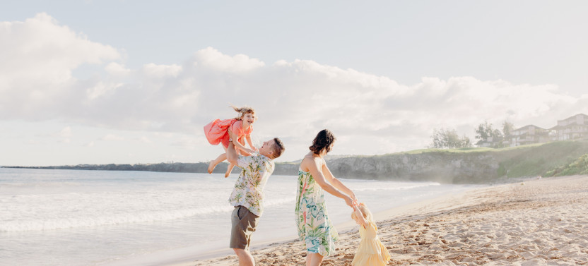 Maui - Private Family Photoshoot with a Kid-Friendly Local Photographer