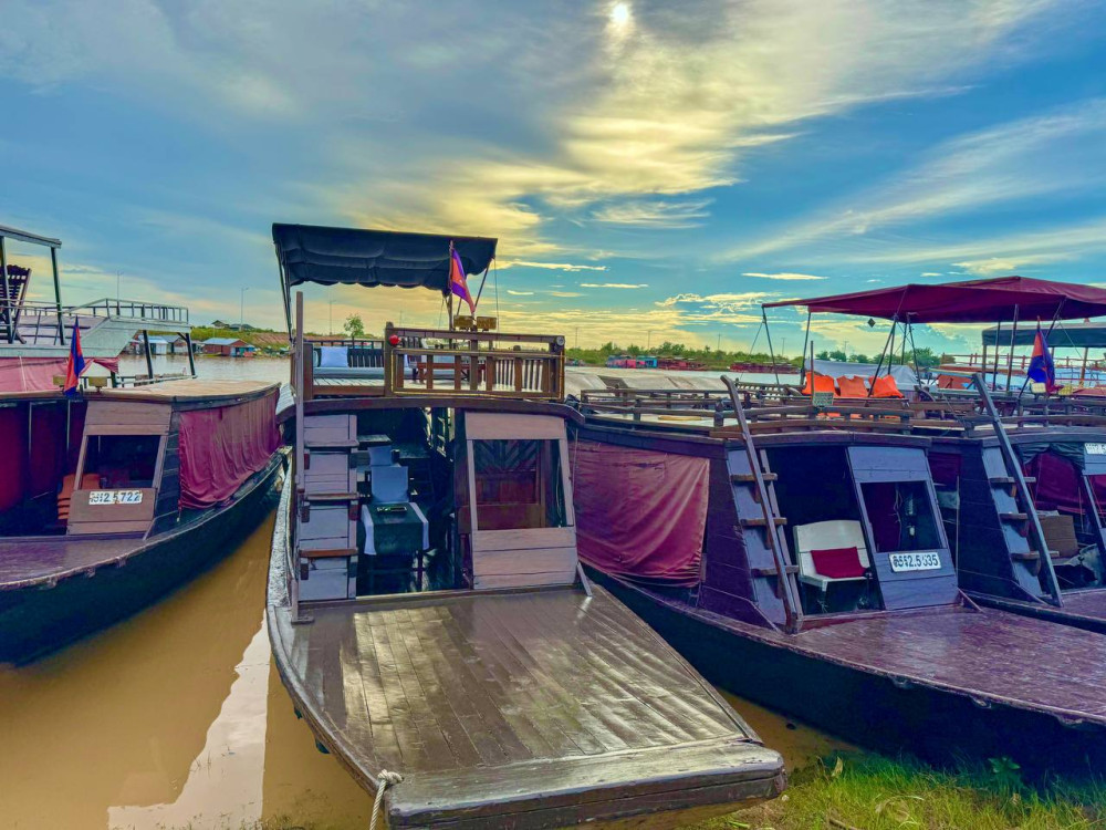 Siem Reap to Battambang by Private Boat on Tonle Sap Lake