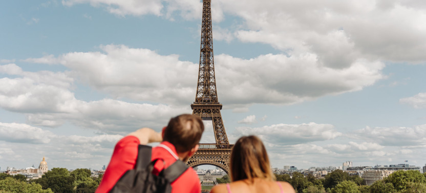 Paris in a Day with Louvre or Orsay, Eiffel Tower, City Walk & Cruise