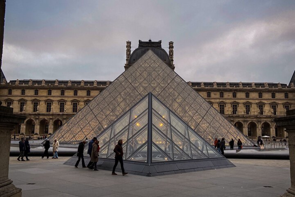 Louvre Highlights & Mona Lisa Guided Experience
