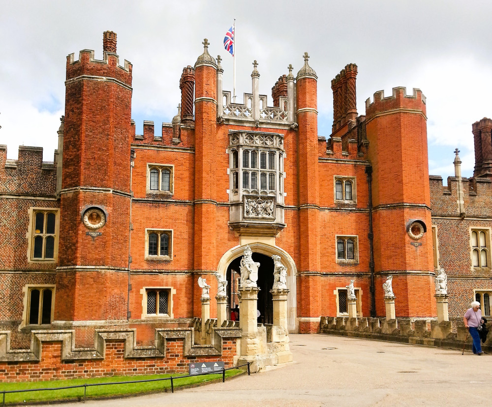 Private Hampton Court Palace + Royal London Tour - Hotel Pickup