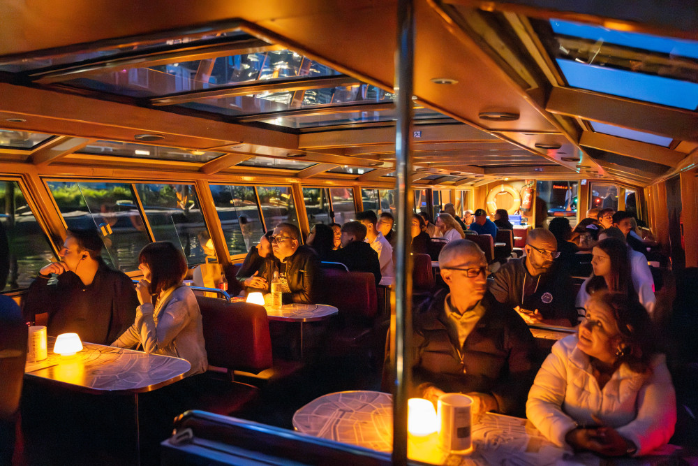 Happy Holidays Evening Cruise including Snackbox