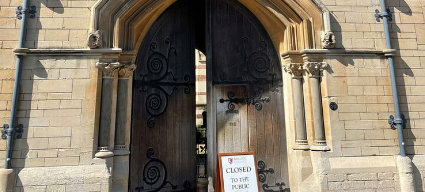 A Guide to the City of Dreaming Spires: A Self-Guided Audio Tour of Oxford