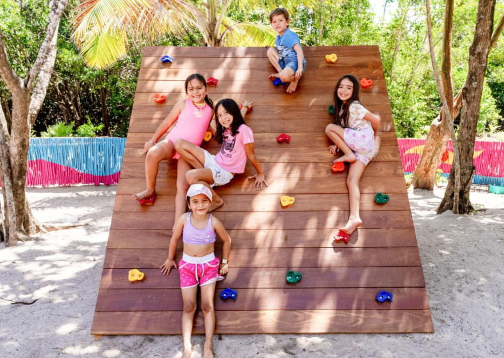 Seaside Family Escape: Beach Activities, Snorkeling & Relaxation in Cozumel