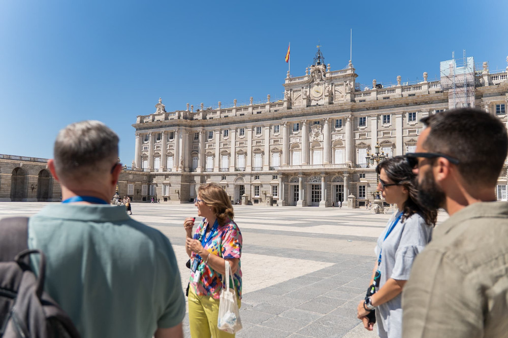 Madrid: Royal Palace Small Group Tour with Wine Tasting
