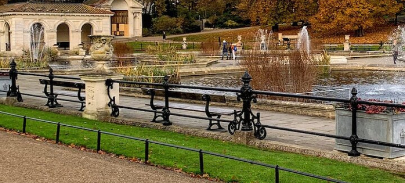 Hyde Park and Kensington Gardens: A Self-Guided Audio Tour