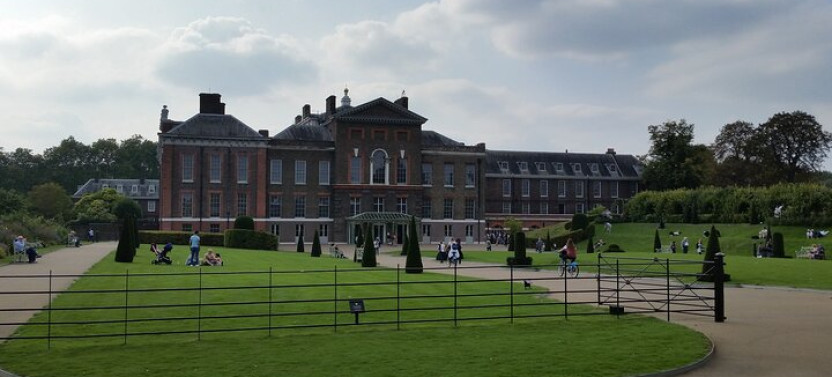 Hyde Park and Kensington Gardens: A Self-Guided Audio Tour
