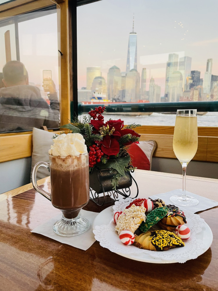 Statue & Skyline Holiday Cocoa Cruise